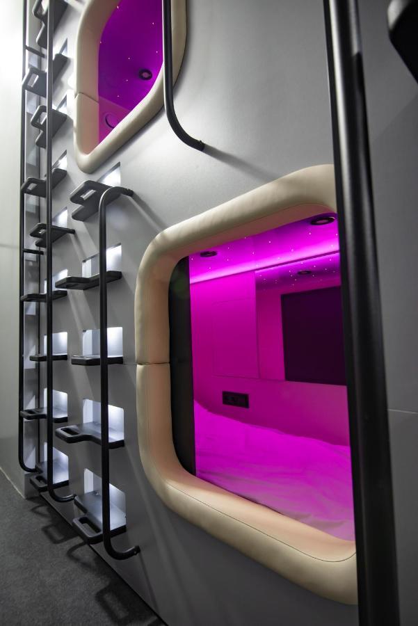Capsule Hotel Constellation 91 Lviv Dış mekan fotoğraf