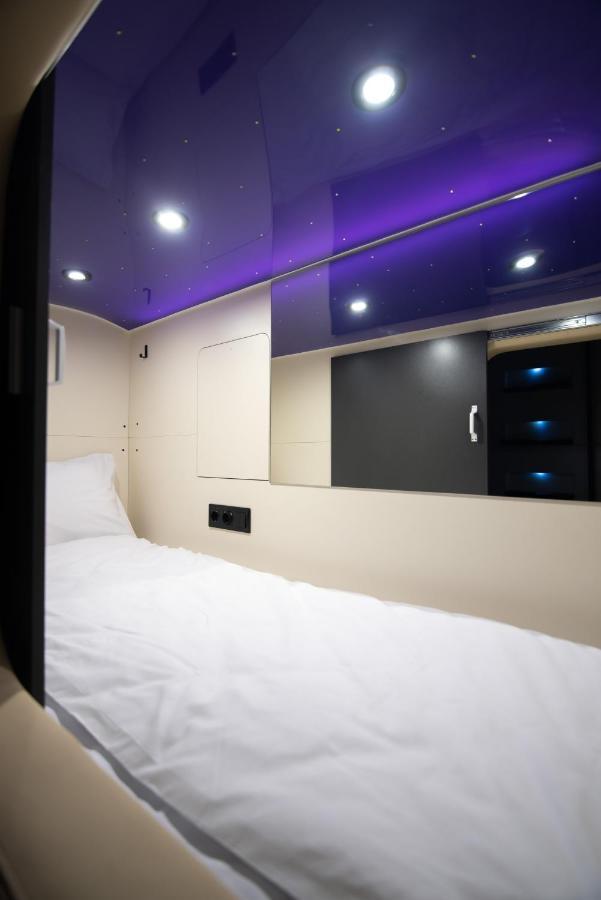Capsule Hotel Constellation 91 Lviv Dış mekan fotoğraf