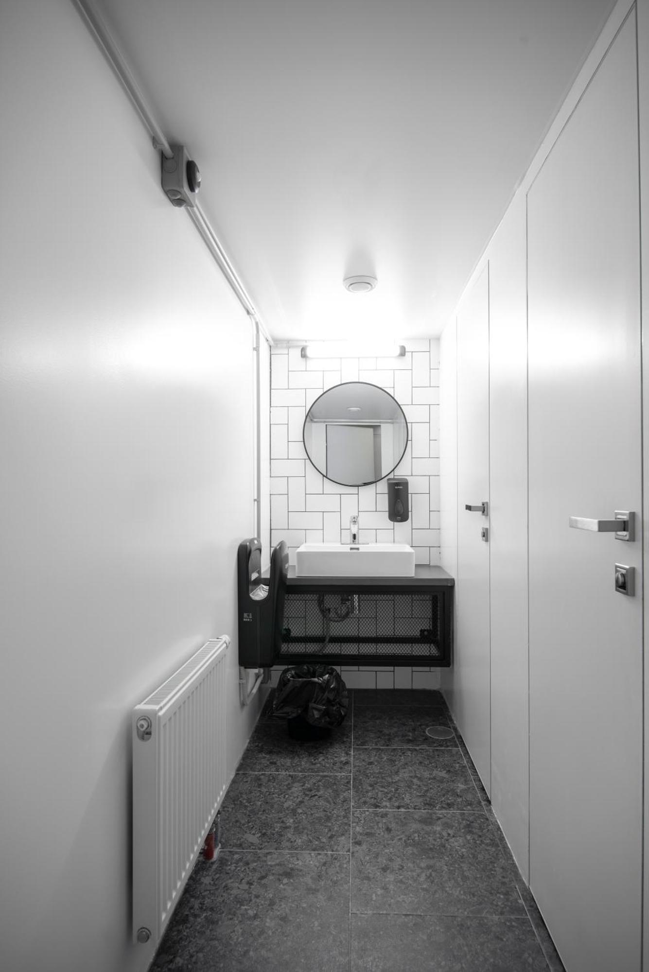 Capsule Hotel Constellation 91 Lviv Dış mekan fotoğraf